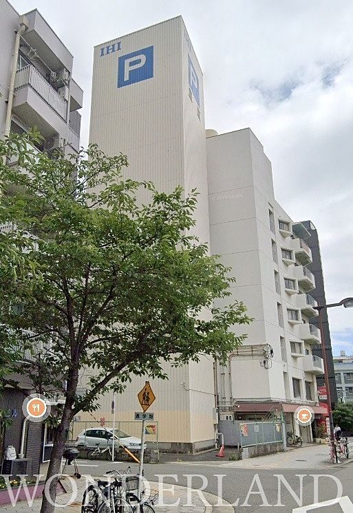 あなたの愛車、雨にも風にも守られて。
24時間、安心のセキュリティ。立体駐車で愛車をガード。