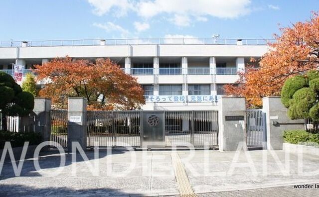 大阪市立栄小学校 浪速東に位置する大阪市の公立の小学校